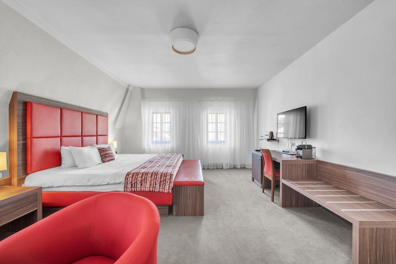 Hotel Nelly Kellys Trutnov Esterno foto