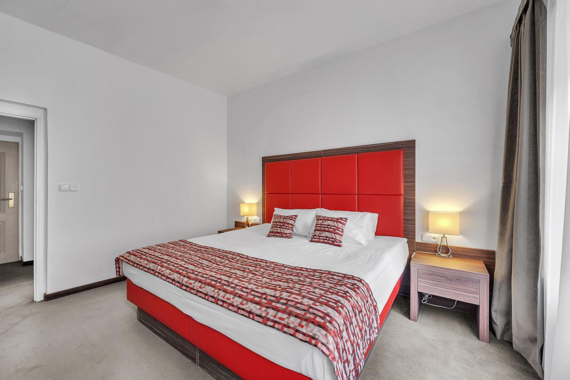 Hotel Nelly Kellys Trutnov Esterno foto