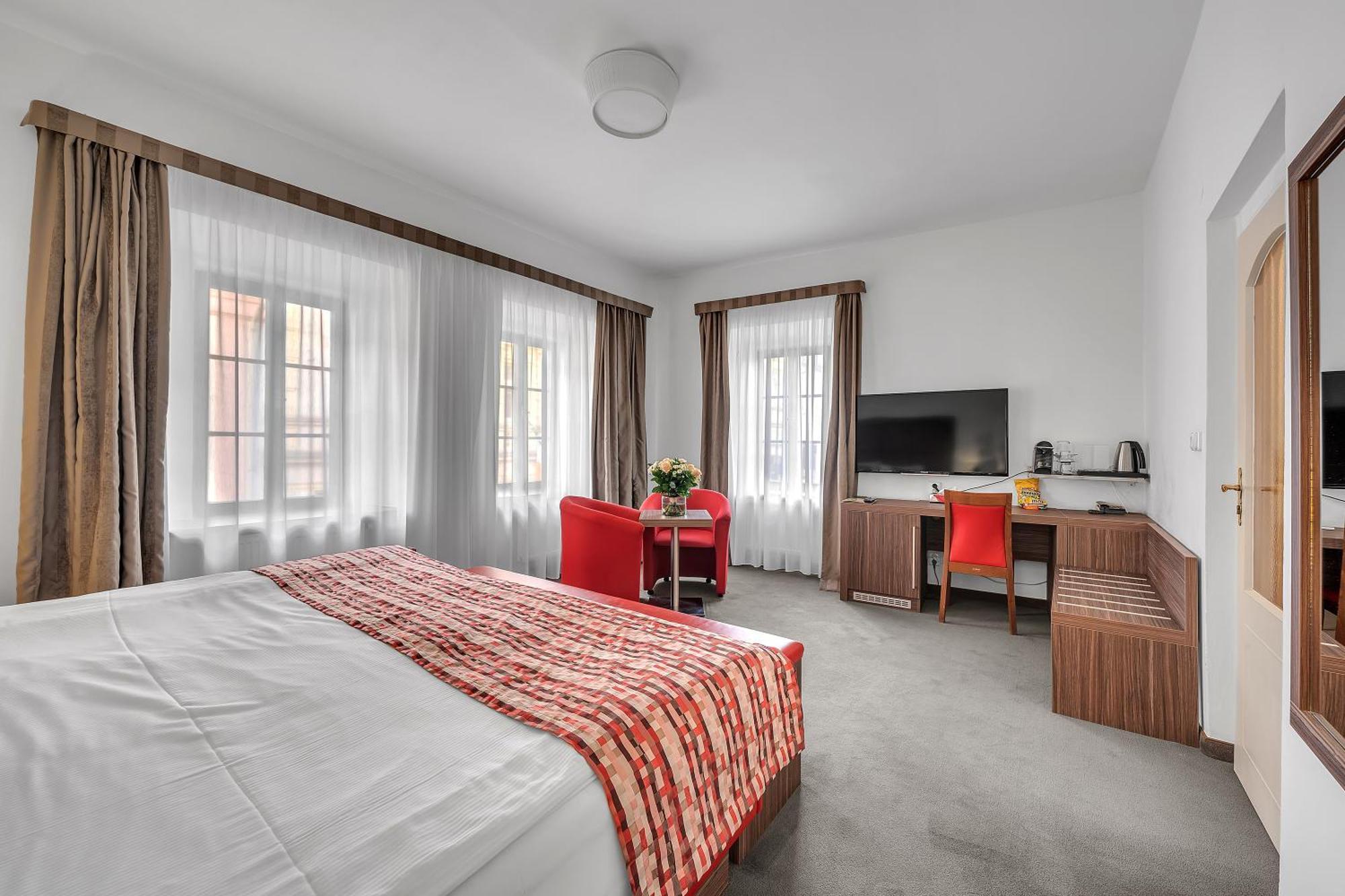 Hotel Nelly Kellys Trutnov Esterno foto