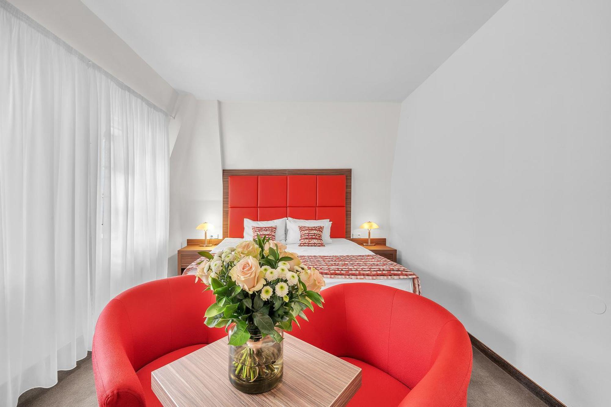 Hotel Nelly Kellys Trutnov Esterno foto